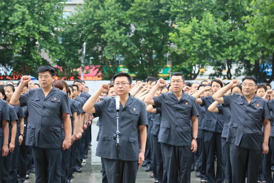 春天牛仔外套，怎么搭配不会撞衫？游戏画面